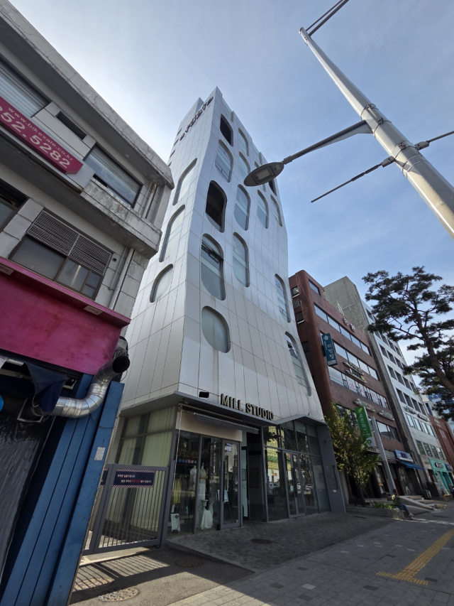 미래의류(AI)연구소가 들어설 서울 중구 신당동의 건물 전경. 다이텍 제공