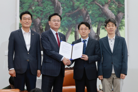 낙선 지역구에 사무실, 광역의원 증가…양당만 '함박웃음'