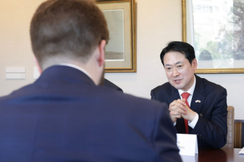 '美차관보 뒷모습만 찍힌 장동혁 사진'에…정청래 