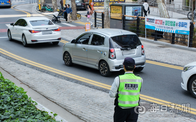 [포토뉴스] 우회전 안 멈추면 바로 6만원... 2달 동안 집중단속