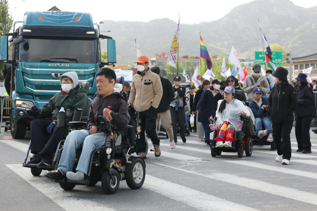 전국장애인차별철폐연대(전장연) 등 207개 단체로 구성된 