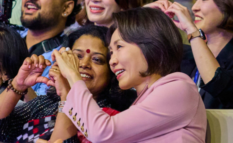 인도서 K팝 대회 참석한 김혜경 