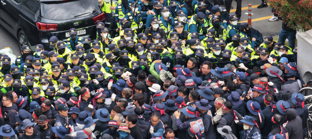 원청 교섭 요구하다 사망…노동부 