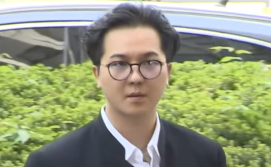 '102일 결근' 송민호 징역 1년6개월 구형…