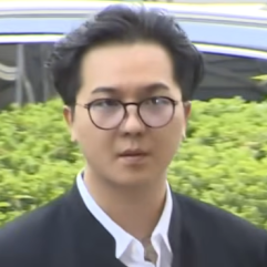 '102일 결근' 송민호 징역 1년6개월 구형…