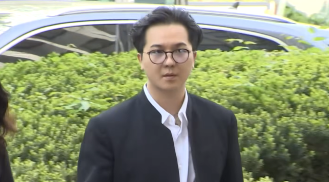 '102일 결근' 송민호 징역 1년6월 구형…