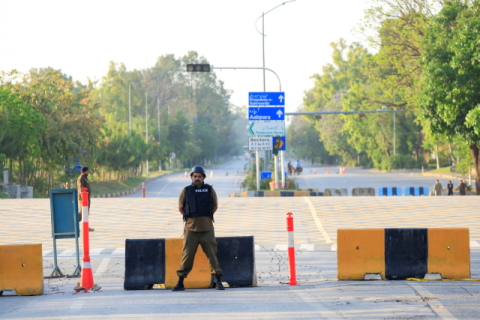 트럼프 휴전 시한 사실상 하루 연장… 임박한 종전 