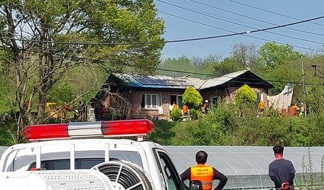 [속보] 주택에서 화재 나 70대 女 사망…방화 용의자인 40대 사위도 비닐하우스에서 숨진 채 발견