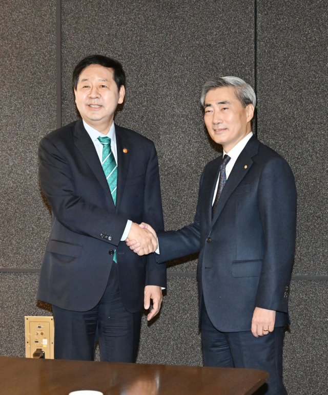 경제 수장 첫 회동…재정·통화 공조로 복합위기 대응 나선다