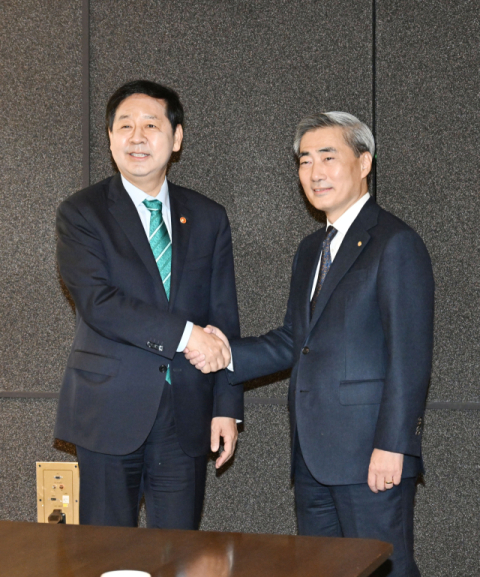 경제 수장 첫 회동…재정·통화 공조로 복합위기 대응 나선다