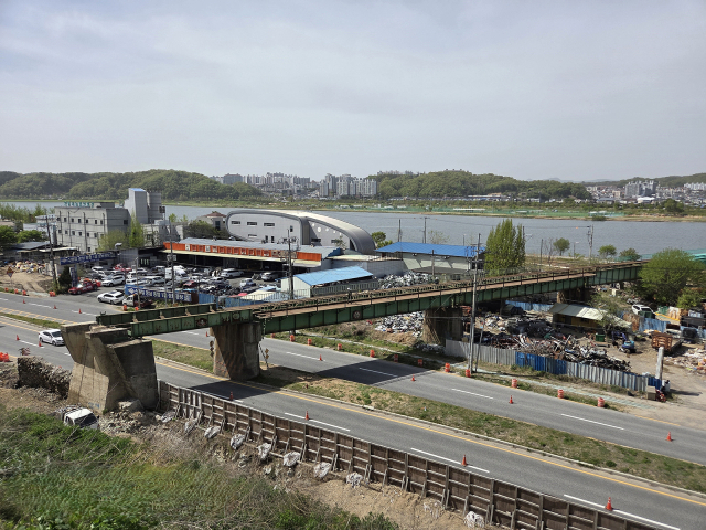 철거 공사가 추진 중인 안동시 수상철교의 모습. 안동시 제공