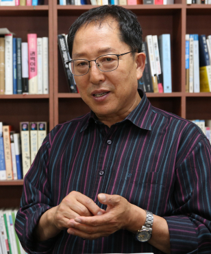 신중현 학이사 대표 