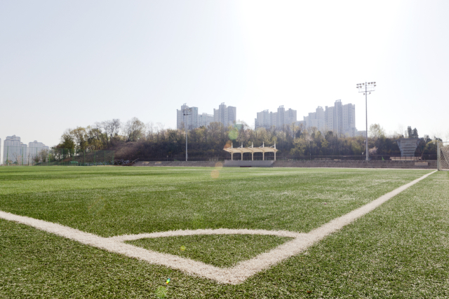 민원에 공놀이 못하는 아이들…초교 '축구 금지령' 속출