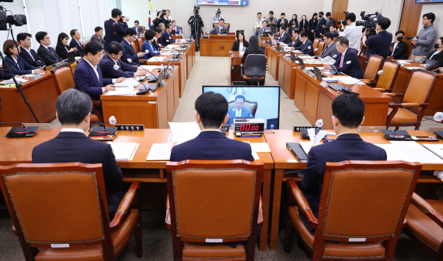 북극항로 특별법 상임위 통과…'지역별 육성전략 수립' 담겨 