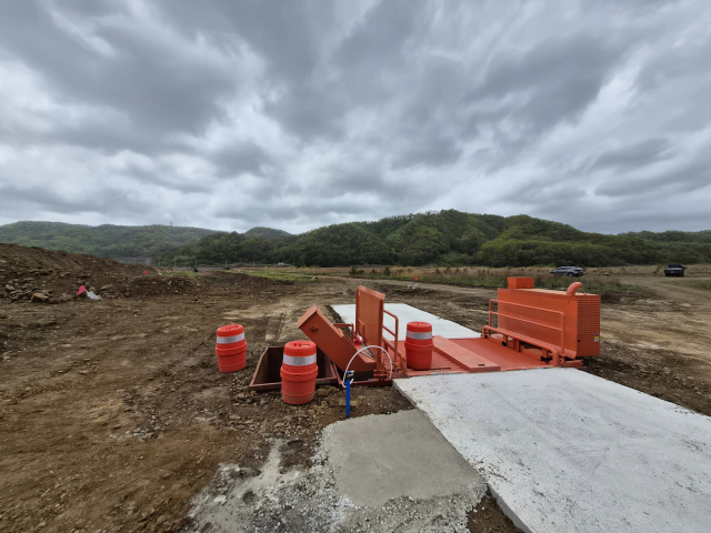 23일 오후 2시쯤 포항시 남구 구룡포읍 성동리 포항 블루밸리 국가산업단지 한편에서 수소특화단지 부지 조성 공사가 진행되고 있다. 배형욱 기자