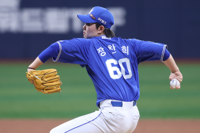 삼성 라이온즈의 장찬희가 26일 서울에서 열린 키움 히어로즈와의 경기에 선발 등판해 역투하고 있다. 삼성 제공