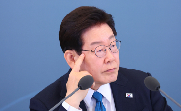 고유가·고물가에…李 지지율 3.3%p 하락해 62.2%