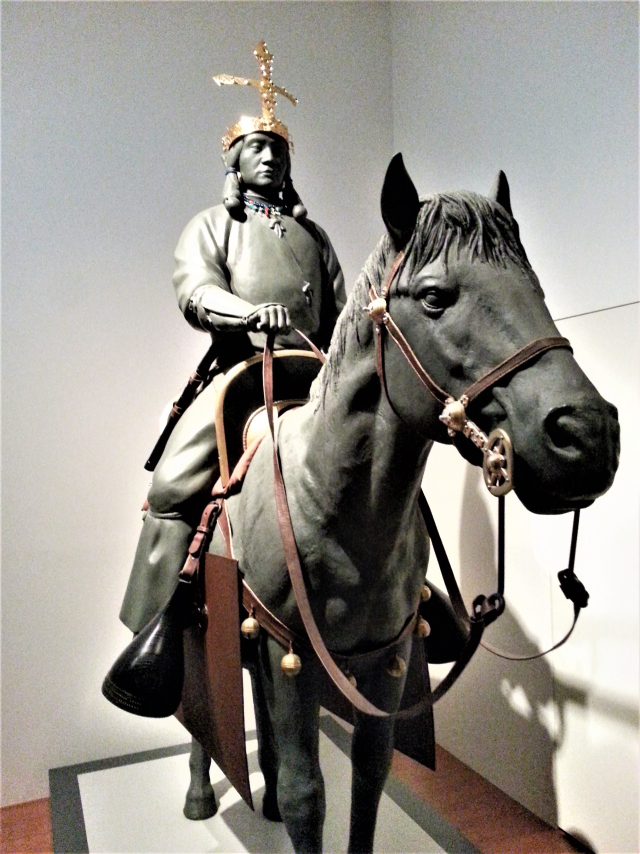 이즈모시 우에시마고분에서 출토 6세기 황금장식인 마구