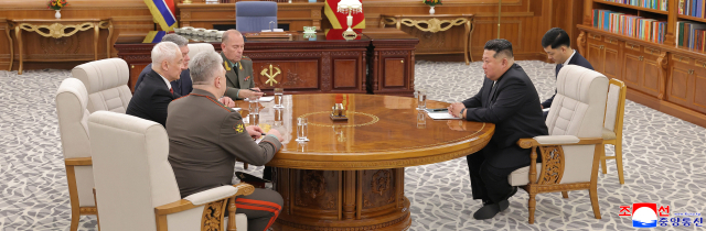 김정은 북한 국무위원장이 지난 26일 