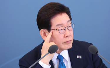 고유가·고물가에…李 지지율 3.3%p 하락해 62.2%