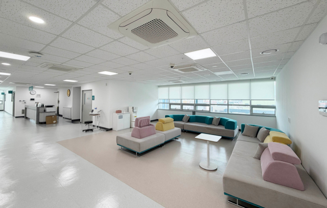 대구의료원 난임센터는 난임 전문의와 간호사를 배치하고, 안정적인 치료 환경 제공을 위해 독립된 공간에 진료실, 난자채취실, 배아배양실 등 쾌적한 진료환경을 조성했다. 대구시 제공