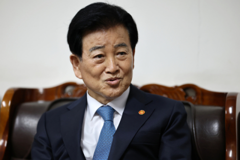 '북한' 대신 '조선'으로?…정동영 호칭 여파에 통일부 