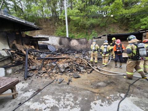 영주시 이산면의 한 농가에 주택 화재, 주택 1동과 가재도구 등 피해