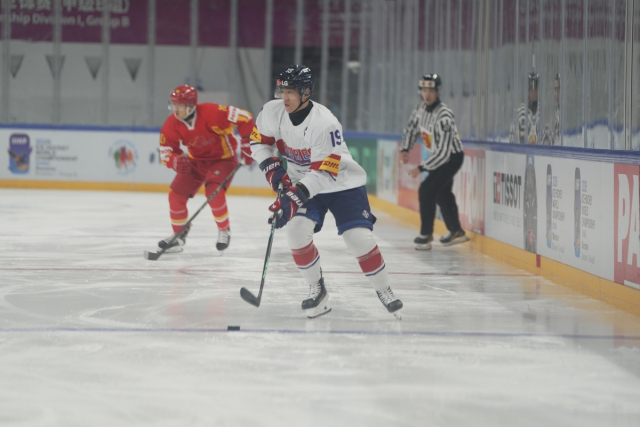 지난 29일 중국 선전에서 열린 2026 국제아이스하키연맹(IIHF) 세계선수권 디비전1 그룹 B(3부 리그) 중국과의 경기에서 2골과 2어시스트를 기록한 김상욱. 대한아이스하키협회 제공