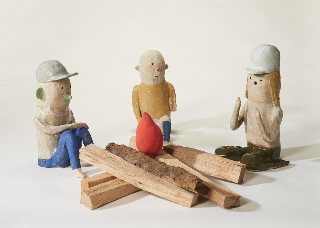 갑빠오, campfire, 2025, color on ceramic, 가변설치