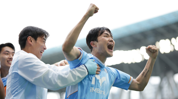 감독 바꾸고 포백 버리니…대구FC 6경기 만에 승리