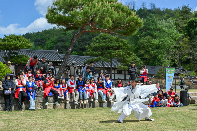 선비세상과 선비문화수련원에서 열린 어린이 선비축제 모습. 영주시 제공