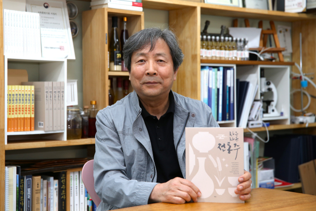 [김도훈 기자의 한 페이지] 박운석 한국발효술교육연구원 원장