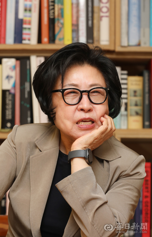 2009년 7월 6일 동성로에서 유인촌 문화체육관광부장관과 함께 현장 답사하는 윤순영 전 청장. 중구청 제공