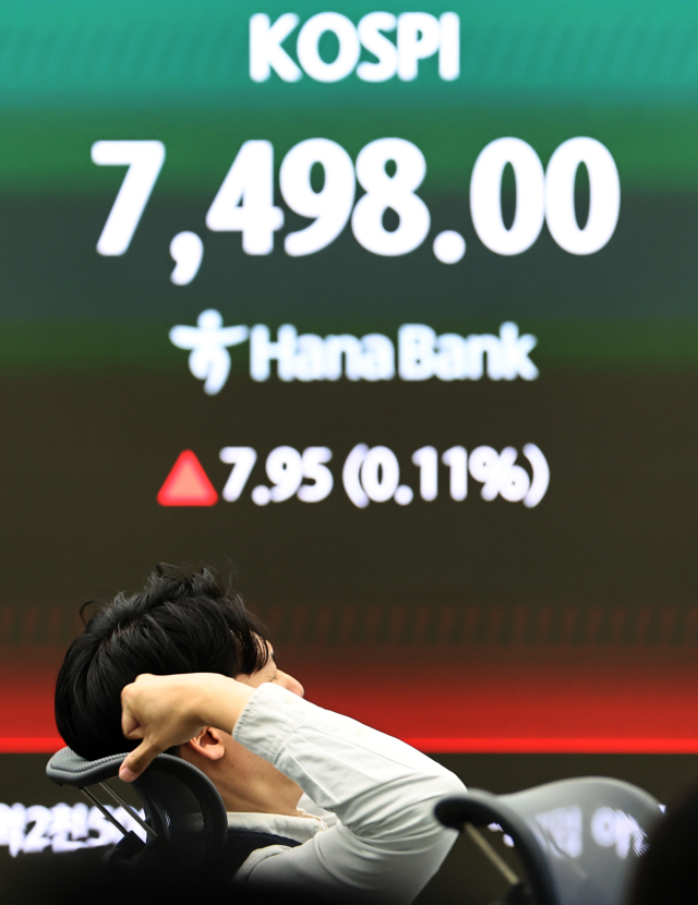 [속보] 코스피, 7,775.31로 출발…사상 최고 경신