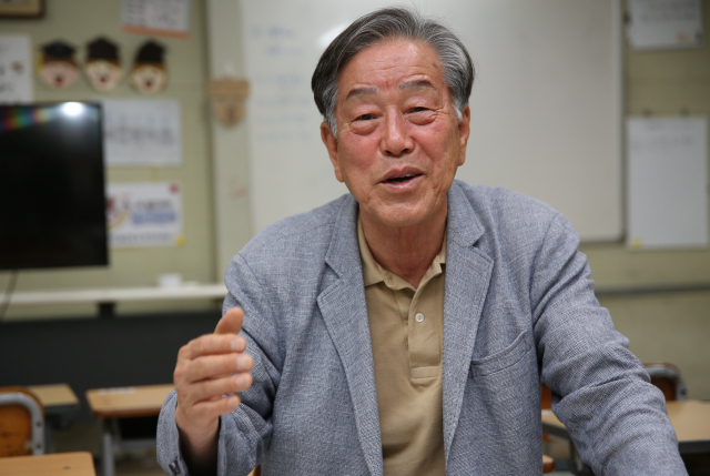 김대희 삼일야간학교 교장이 