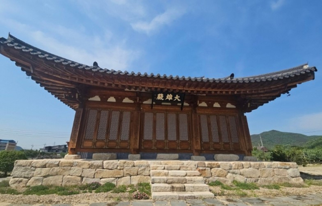 수몰의 아픔을 견딘 왕실 원찰인 길안 선찰사 대웅점