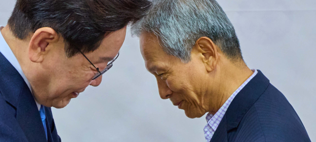 지선 앞두고 TK 찾은 李 대통령…모내기·은사와 오찬