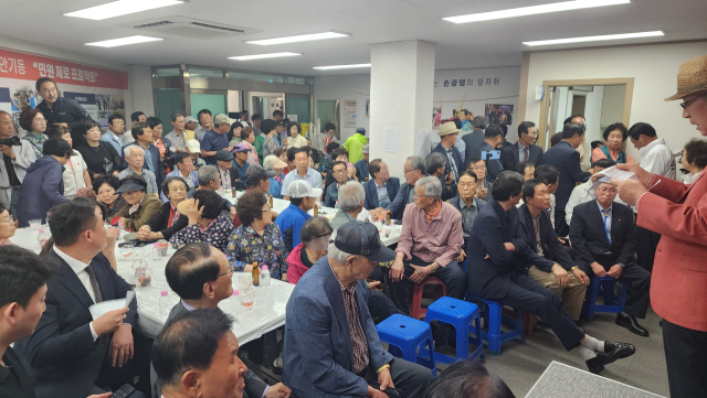 9선에 도전하는 무소속 손광영 안동시의회의원 후보(안동시사선거구, 태화·평화·안기동)가 선거사무소 개소식을 열고 본격적인 선거전에 돌입했다. 손광영 후보 사무소 제공