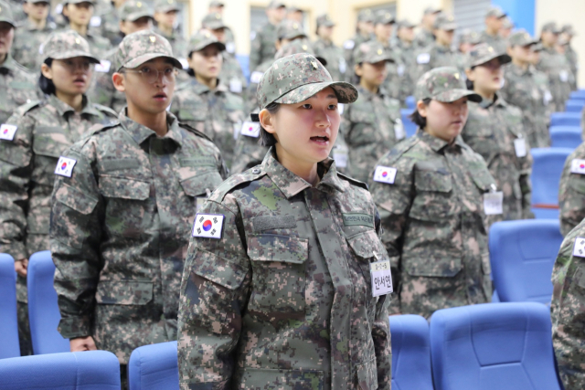 지난 1월 23일 국군간호사관학교 제70기 기초훈련 입소식이 진행되고 있다. 국간사 제공