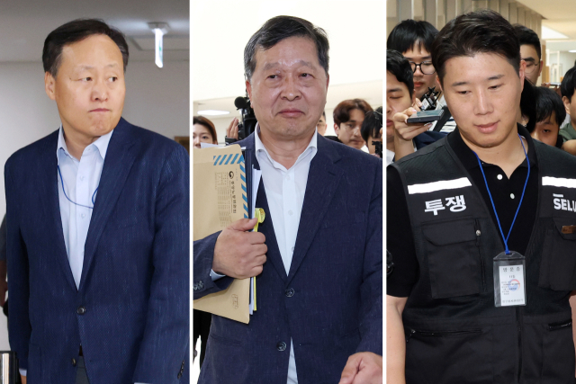 삼성전자 노사는 총파업 예고 시점을 사흘 앞둔 18일 정부세종청사 중앙노동위원회에서 정부 중재로 성과급 갈등을 둘러싼 마지막 협상을 벌이고 있다. 왼쪽부터 이날 2차 사후조정이 열린 중노위 조정회의장으로 각각 들어가는 삼성전자 사측 대표교섭위원인 여명구 DS 피플팀장, 박수근 중앙노동위원장, 삼성그룹 초기업노동조합 삼성전자지부 최승호 위원장. 연합뉴스