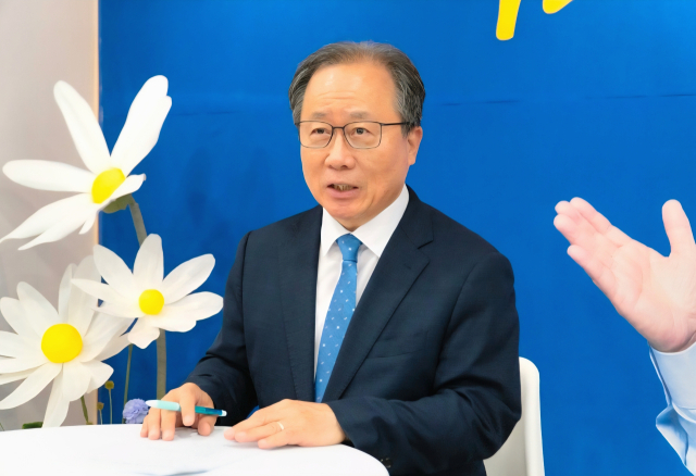 김석준 부산시교육감 후보가 학령인구 감소와 지역 교육격차 해소 방안에 대한 입장을 밝히고 있다. [사진=부산언론협회]