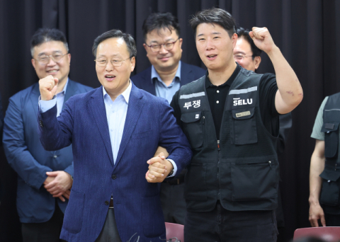 [속보] 삼전 노사 파국 피했다…총파업 90분前 극적 잠정 합의