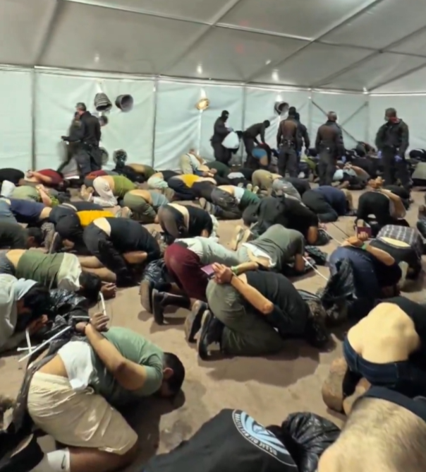 엑스(X)에 가자지구 구호 활동가들을 임시 수감한 시설을 직접 방문한 영상이 올라왔다. 엑스 갈무리