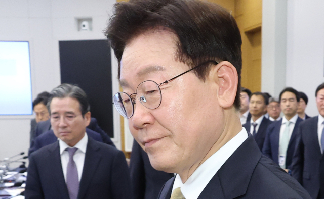 'IMF 낙관론'·'국민배당금'…경제는 '말'로도 흔들린다