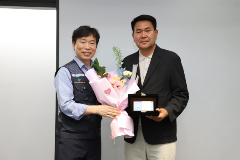 [지선 레이더]무소속 장유덕 울진군의원 후보, 에너지영웅상 수상