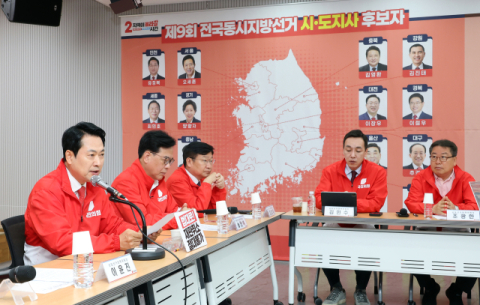 선거 앞두고 스타벅스가 최대 쟁점?…정치권 파장 지속