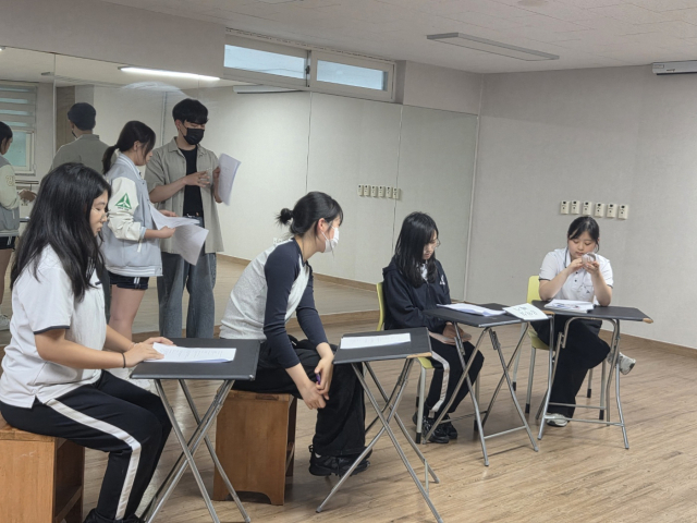 대구여고 연습사진. 대구연극협회 제공