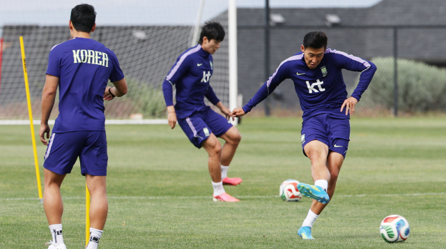 해외파 속속 집결…한국 축구 출격 준비 구슬땀