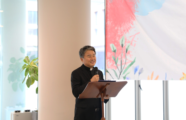 27일 오전 천주교 대구대교구청에서 열린 축하식에서 부교구장 김종강 대주교가 인사말을 하고 있다. 천주교 대구대교구 제공