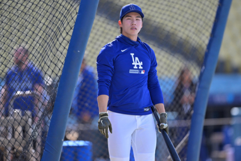MLB 김혜성, 당장 마이너 강등은 모면…실력으로 살아남아야